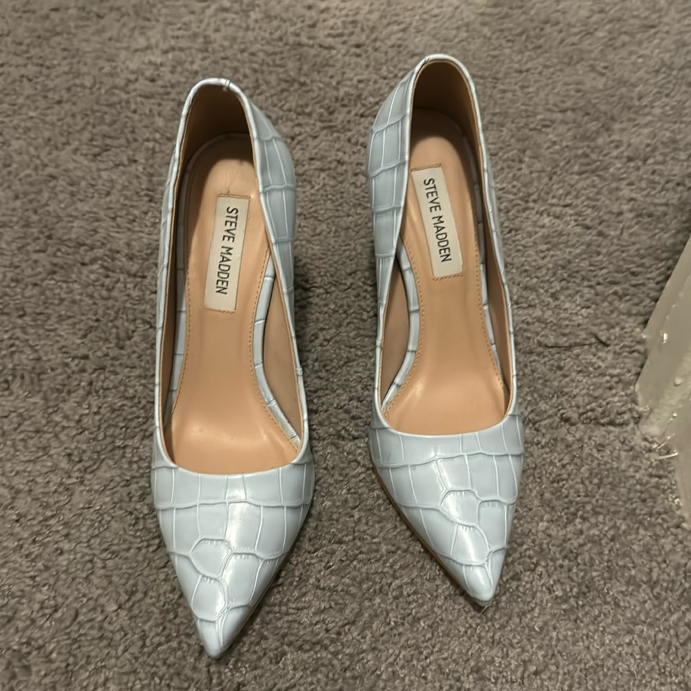 Steve Madden pumps